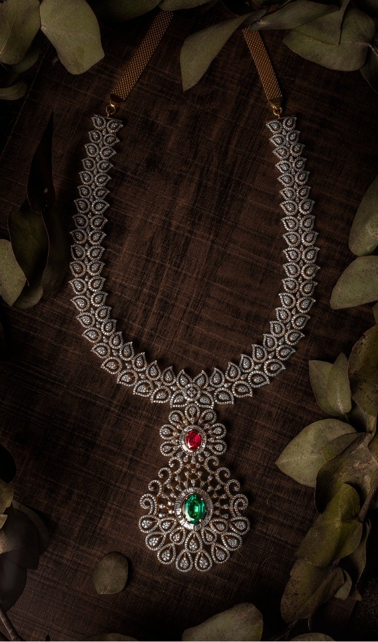 Ultra Gorgeous Diamond Necklace Designs2