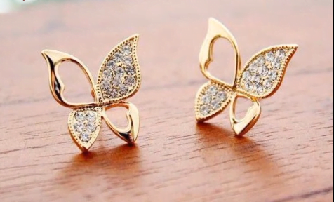 Simple Daily Wear Gold Earring Design 1