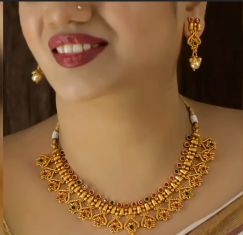 Beautiful Gold Necklace Design 10