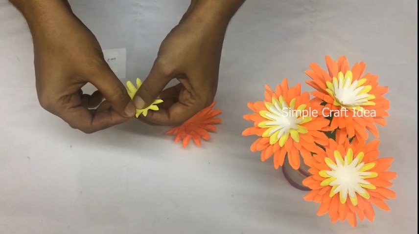 Making Paper Flowers Step by Step 14