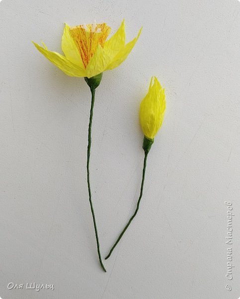 How to Make Daffodils from Paper 14