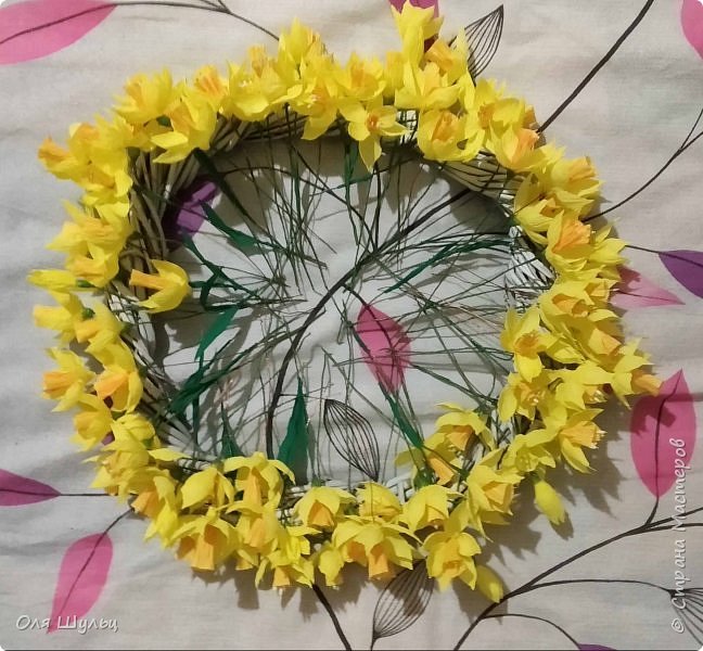 How to Make Daffodils from Paper 17