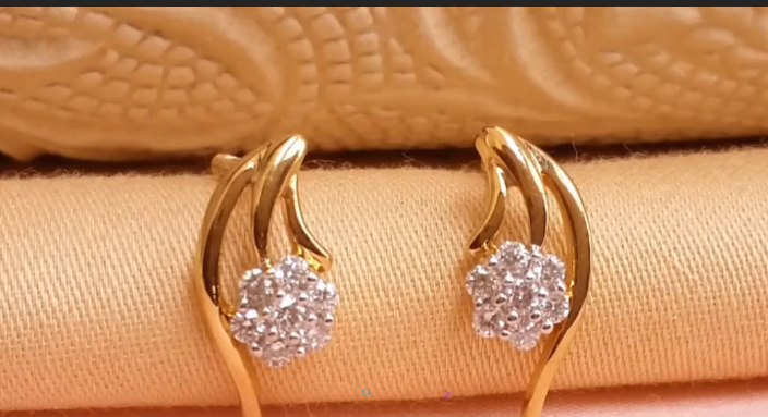 Latest Gold Ear Stud Design 17