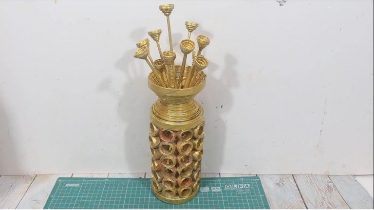 How to make Flower Vase with Newspaper 19