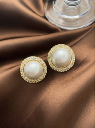 Simple Gold Pearl Drop Earrings 2