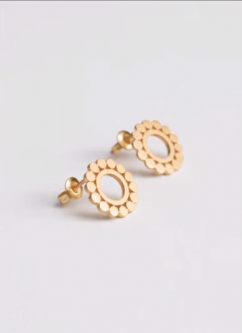 Simple Daily Wear Gold Earring Design 3