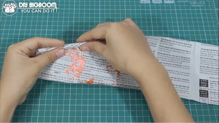 How to make Flower Vase with Newspaper 3