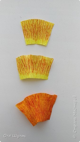 How to Make Daffodils from Paper 6