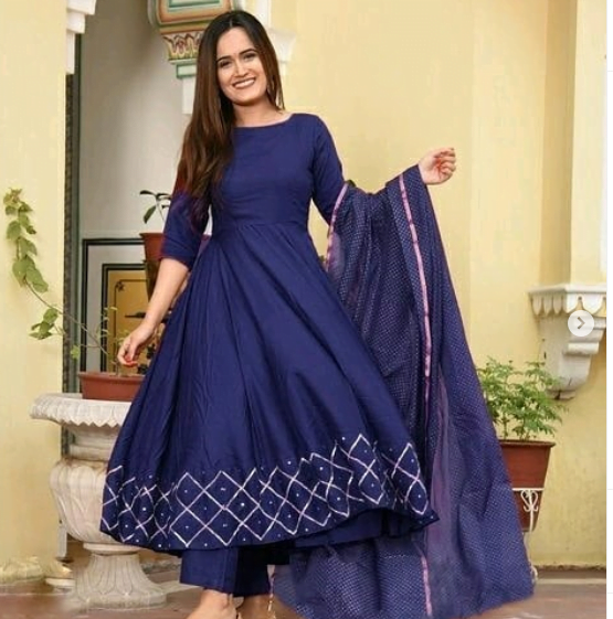 Best Designs of Long Kurtis for Ladies in 2021 7