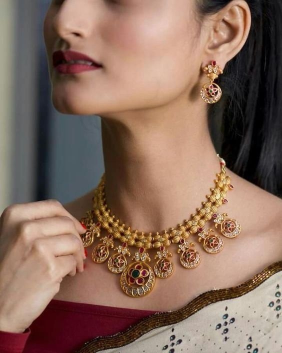 Bridal Gold Necklace Designs4