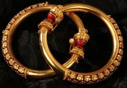 The Traditional Gold Bengali Bangle