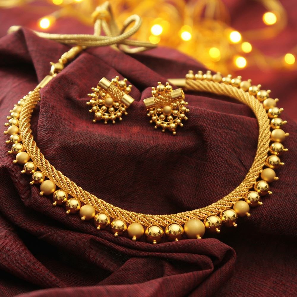 Traditional South Indian Necklace Designs in Gold2