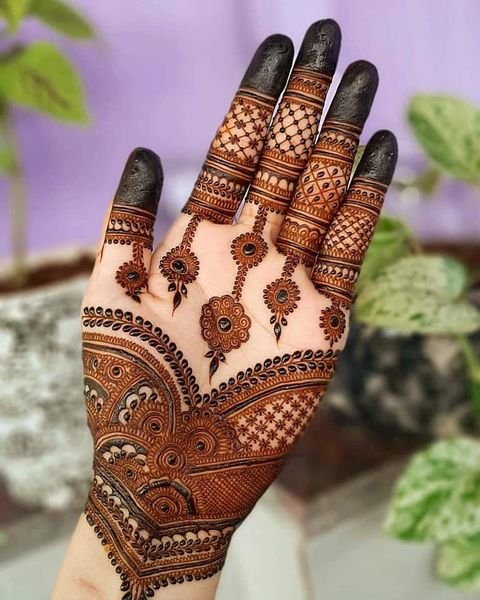 Beautiful Mehndi Designs for Hand 1