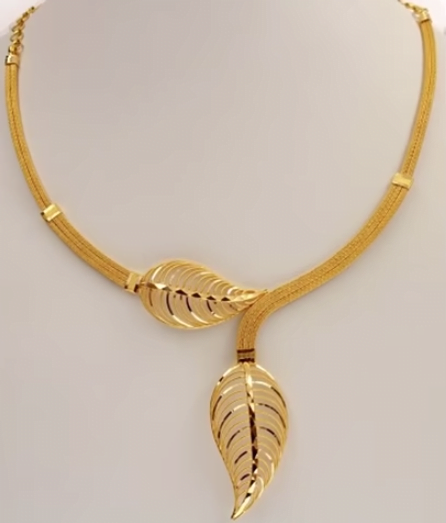 Latest Simple and Beautiful Gold Necklace Design 10