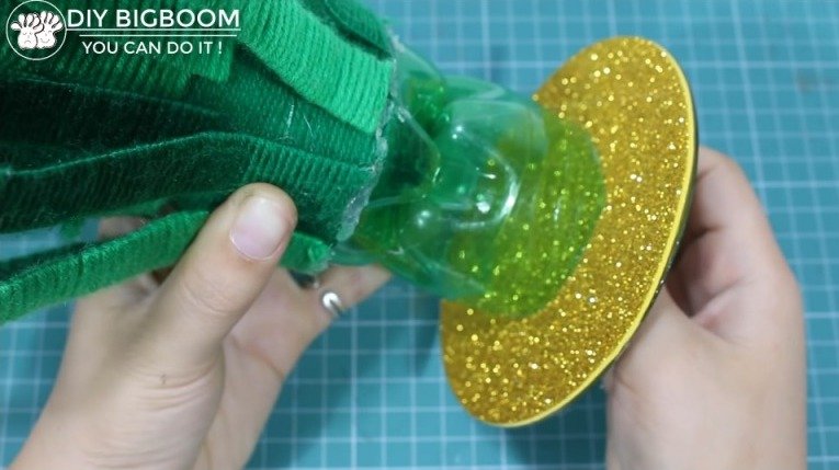 How to make Flower vase with Plastic Bottle and Glitter Sheet 12