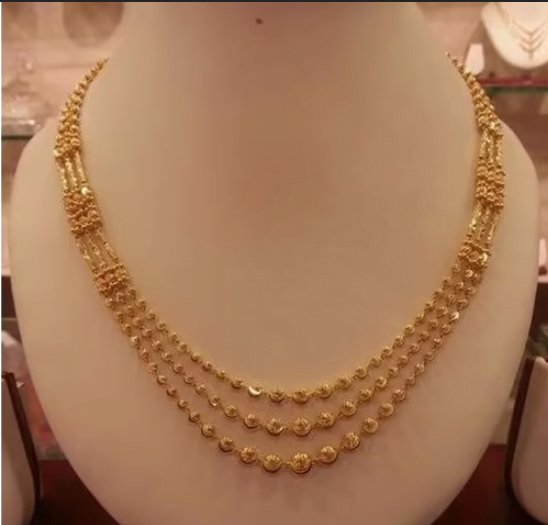 Latest Simple and Beautiful Gold Necklace Design 12