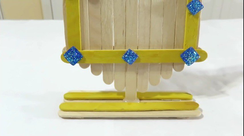 How to make Popsicle Stick Picture Frames 13