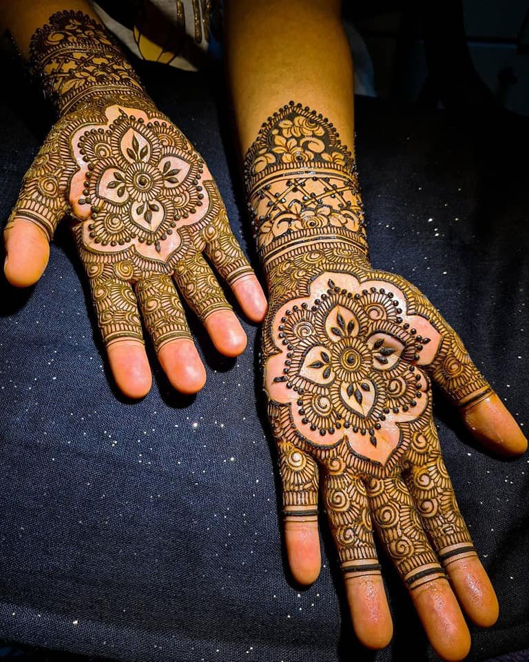 Beautiful Mehndi Designs for Hand 14