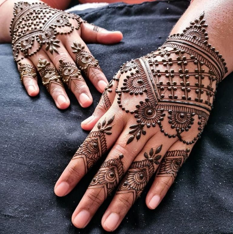 Beautiful Mehndi Designs for Hand 15