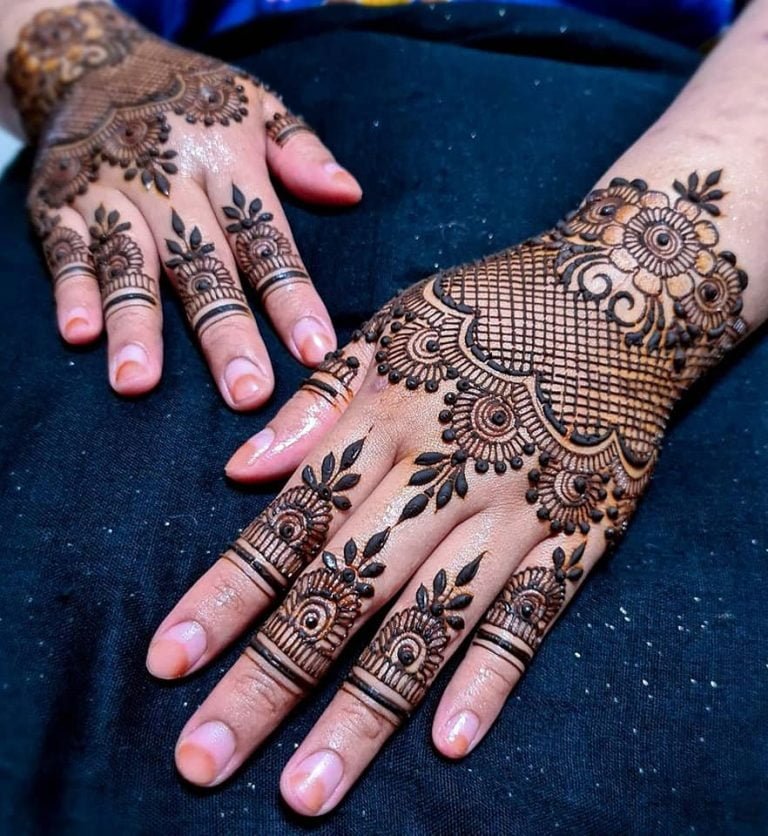 Beautiful Mehndi Designs for Hand 16