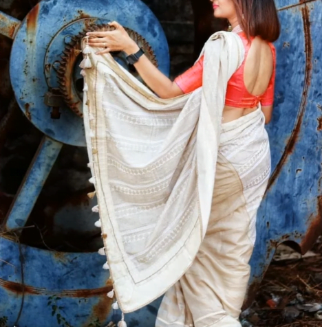 Easy way to Decorate your Saree with Tassels 19