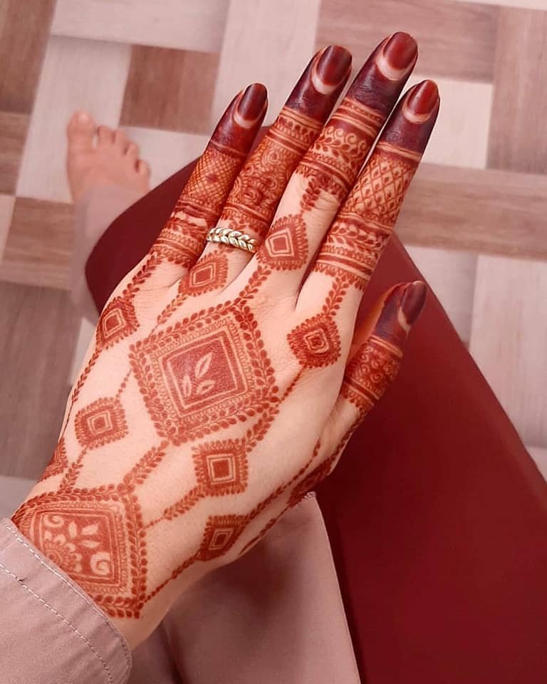 Beautiful Mehndi Designs for Hand 2