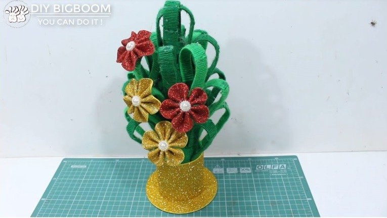 How to make Flower vase with Plastic Bottle and Glitter Sheet 20