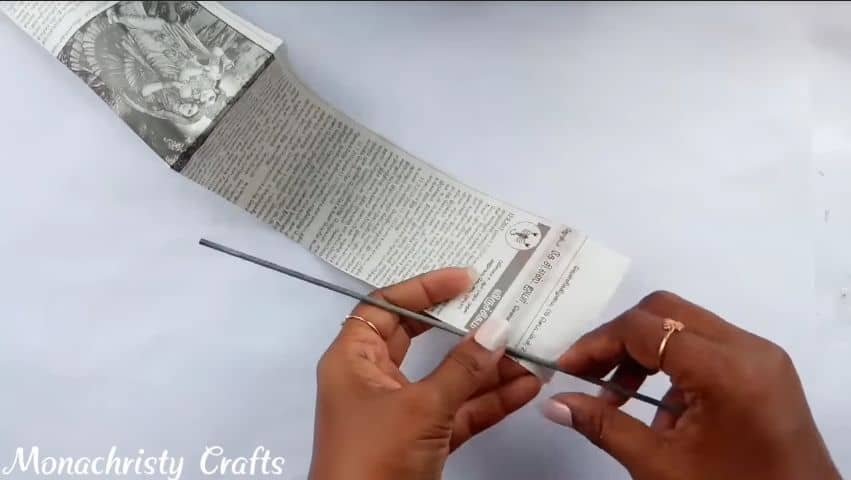 How to make Newspaper Lantern 3