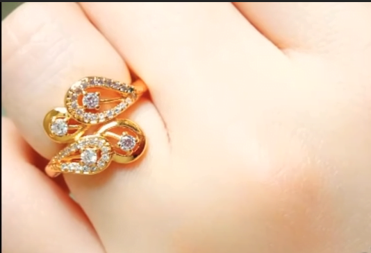 Latest Beautiful Gold and Diamond Rings Design 4