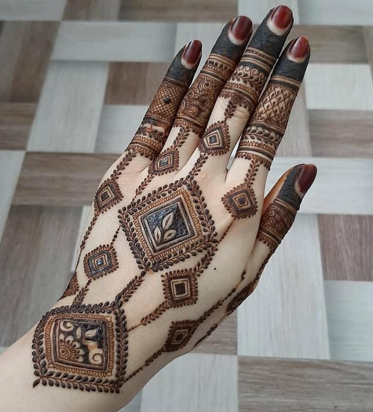 Beautiful Mehndi Designs for Hand 5