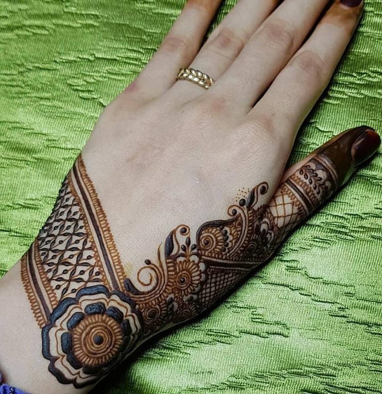 Beautiful Mehndi Designs for Hand 6