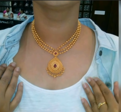 Beautiful Gold Necklace Design 9