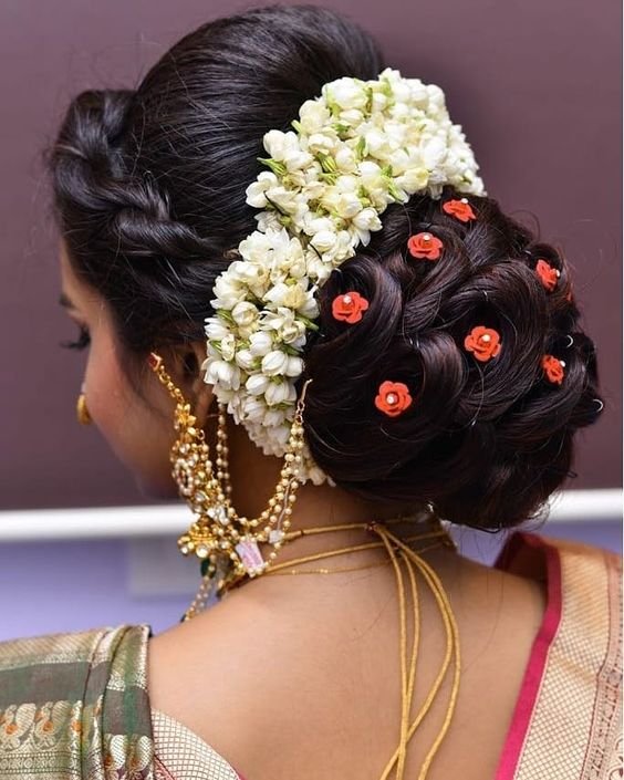 Elegant Bridal Bun Hairstyles Ideas 12