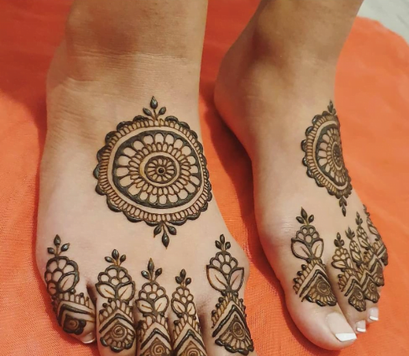 Foot mehndi design 14