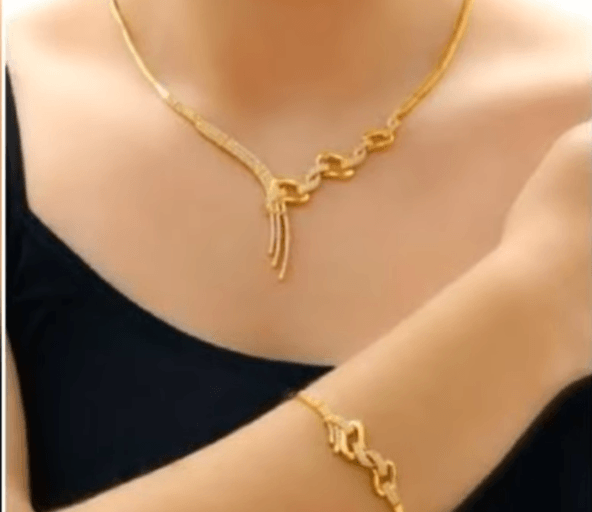 Latest Simple Gold Necklace Designs 20