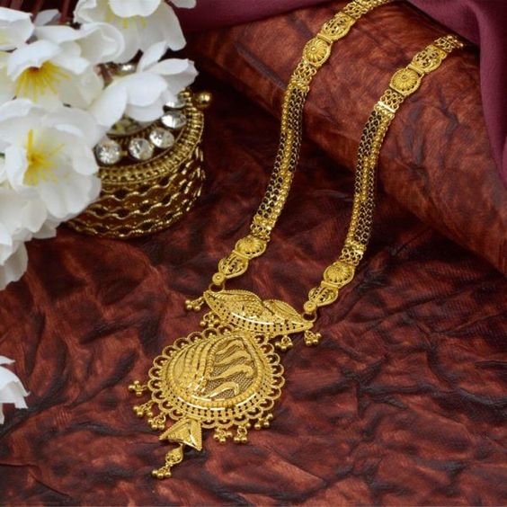 Latest Gold Mangalsutra Designs in India 4