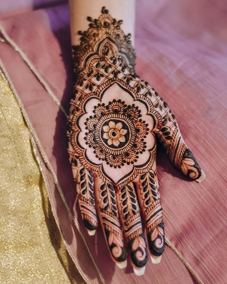 Beautiful Mehndi Design 4