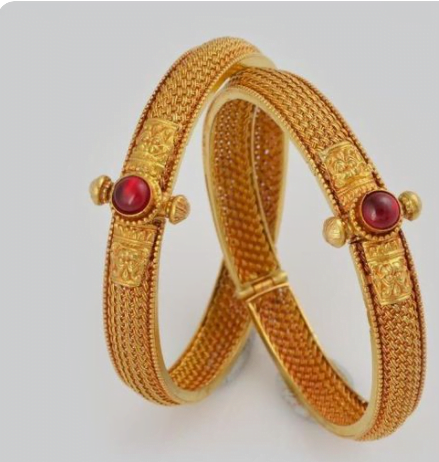 Latest Gold Bangle Design 4