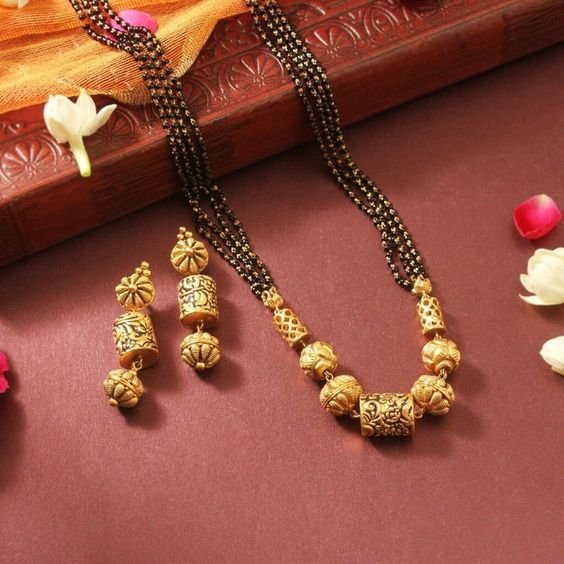 Latest Gold Mangalsutra Designs in India 7