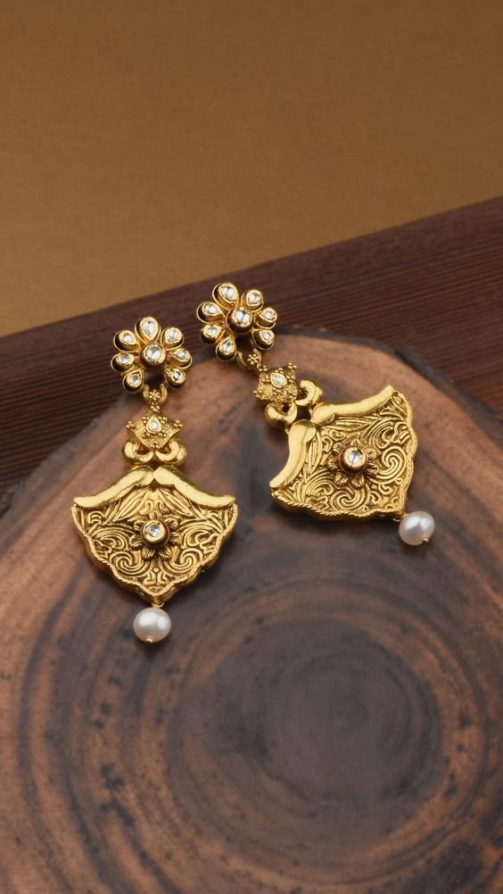 Latest Gold Earring Designs with Best Price 9