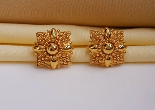 Pretty Pure Gold Stud Earrings designs for Daily Wear 11