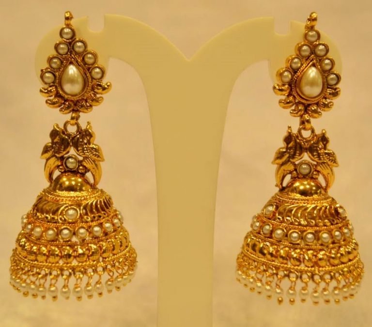 Beautiful Gold Jhumka Earring Designs 2