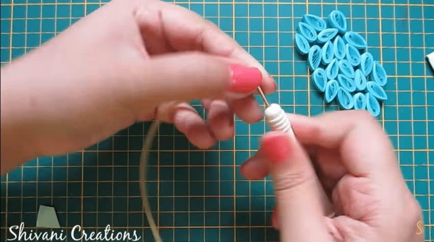 How to make Paper Swing with Quilling Doll 3