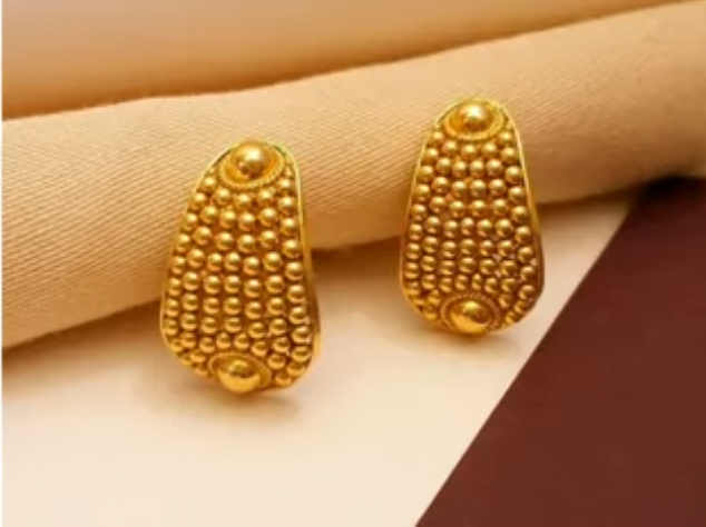 Pretty Pure Gold Stud Earrings designs for Daily Wear 3