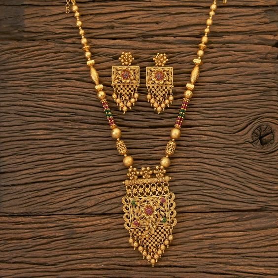 Latest Necklaces for Women 4