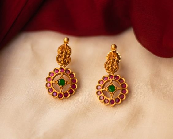 Beautiful Light Weight Daily Wear Gold Earrings Design 4