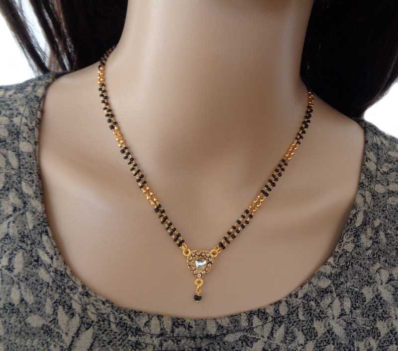 Gold Small Mangalsutra Designs 4