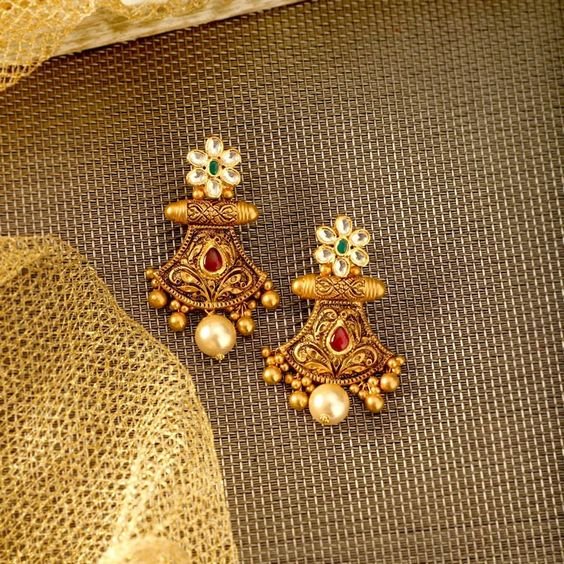 Beautiful Light Weight Daily Wear Gold Earrings Design 7