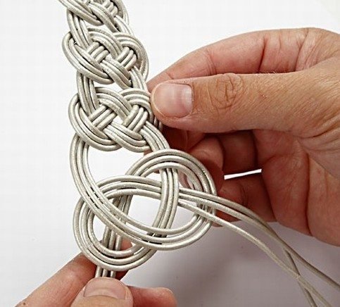 Making an Elegant Braided Leather Bracelet 8