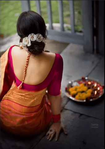 Beautiful Back Neck Blouse Designs 2